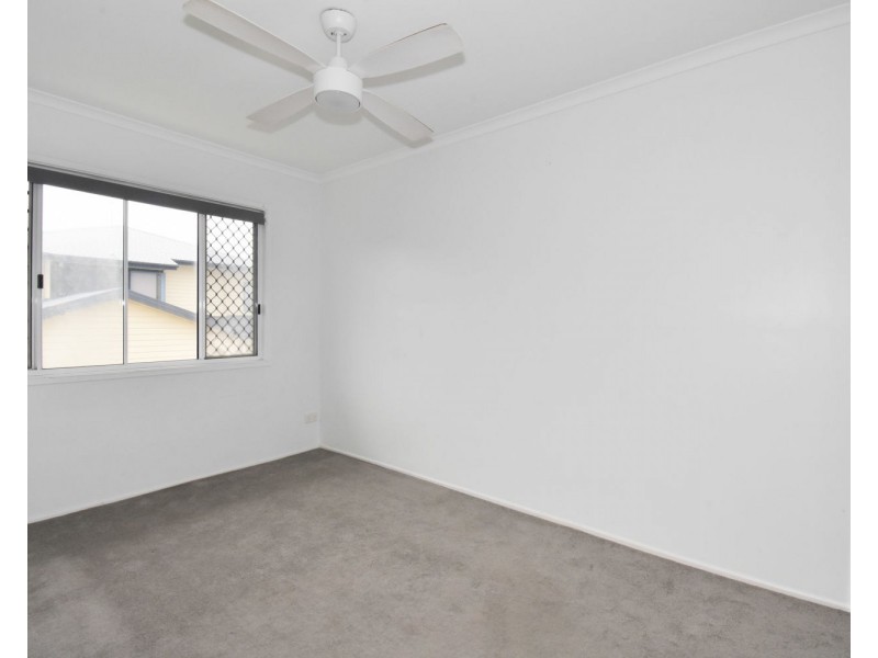 2/48 Pacific Esplanade, Slade Point QLD 4740