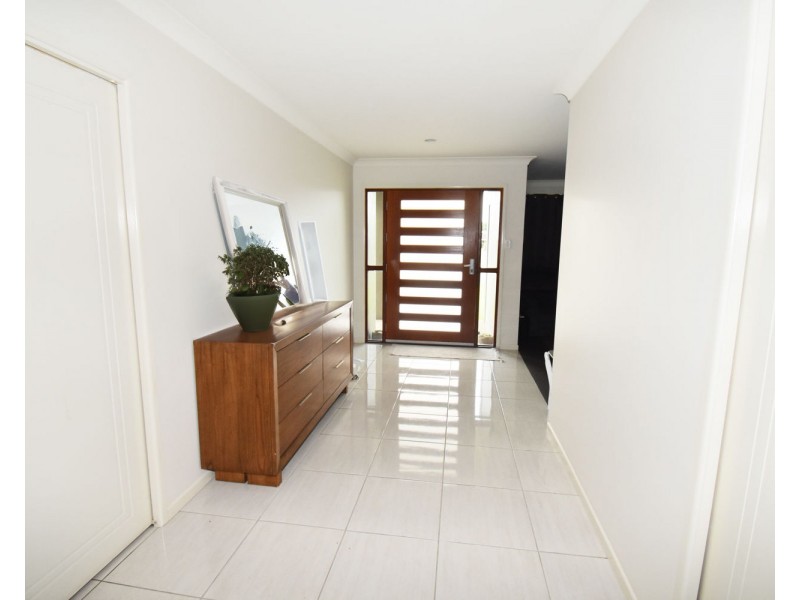 32 Churchill Avenue, Ooralea QLD 4740