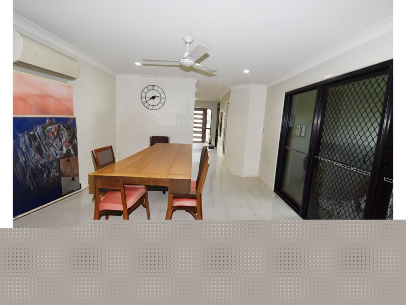 32 Churchill Avenue, Ooralea QLD 4740