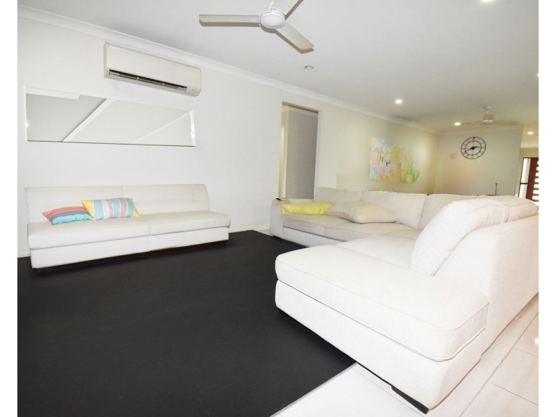 32 Churchill Avenue, Ooralea QLD 4740