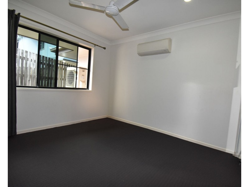 32 Churchill Avenue, Ooralea QLD 4740