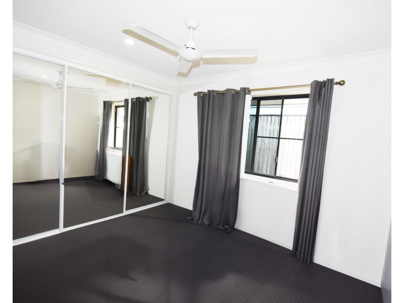 32 Churchill Avenue, Ooralea QLD 4740