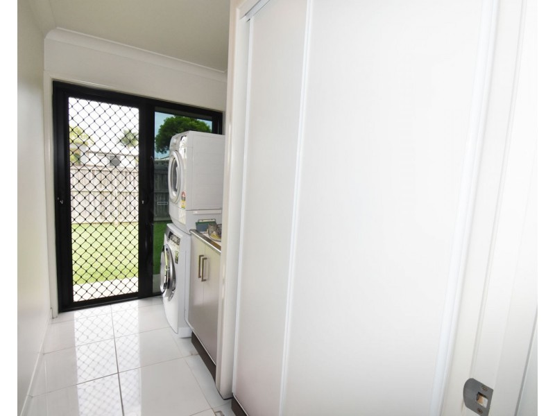 32 Churchill Avenue, Ooralea QLD 4740