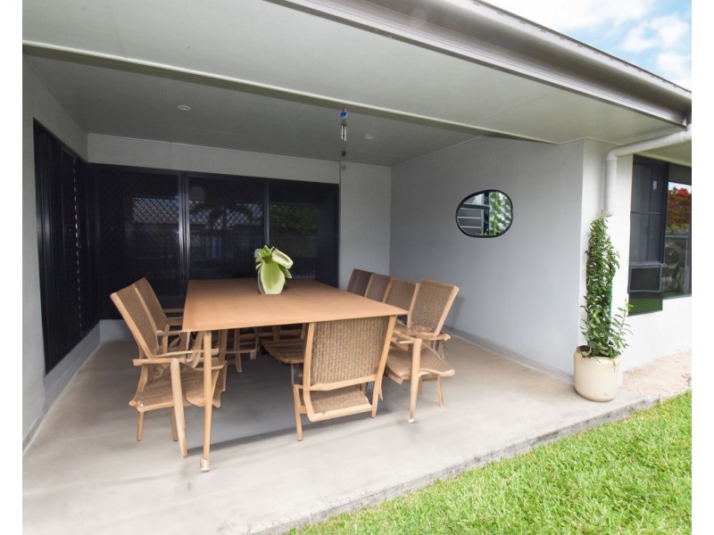 32 Churchill Avenue, Ooralea QLD 4740