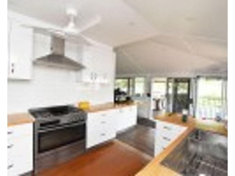 25 Shepherd Road, Eimeo QLD 4740
