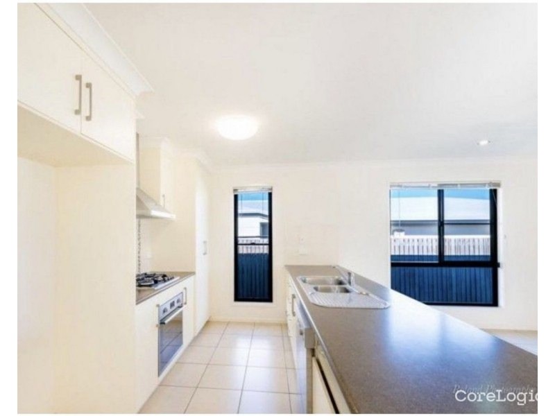8 Montgomery Street, Rural View QLD 4740