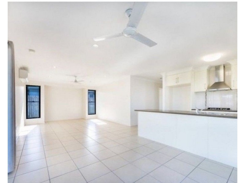 8 Montgomery Street, Rural View QLD 4740