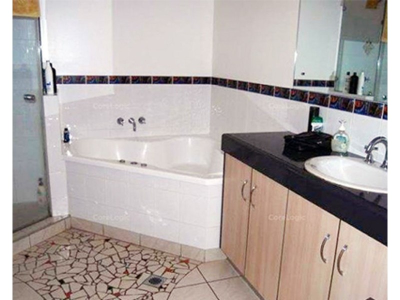 6 Fairmeadow Dr, Mount Pleasant QLD 4740