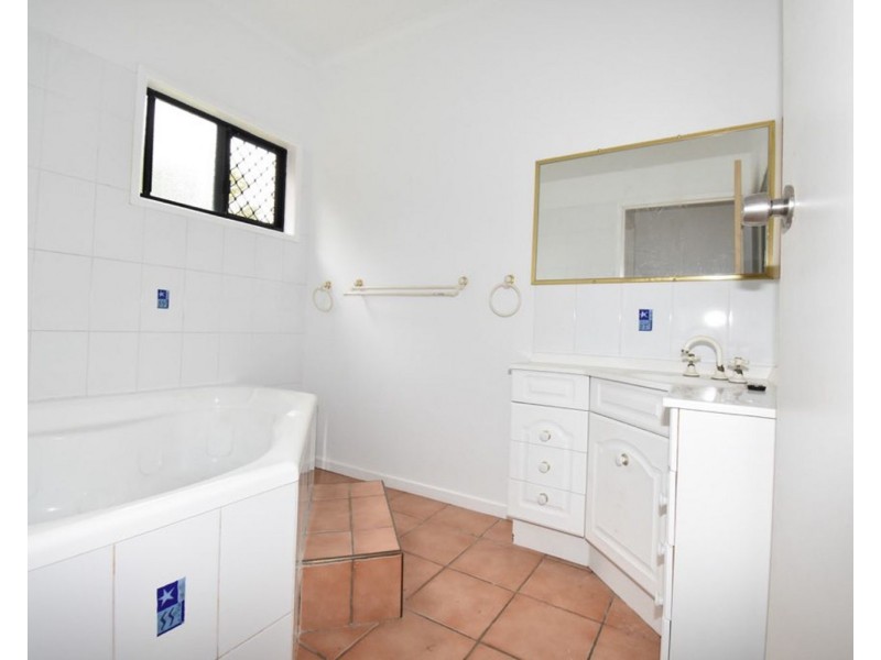 13 Marlborough Street, Ooralea QLD 4740