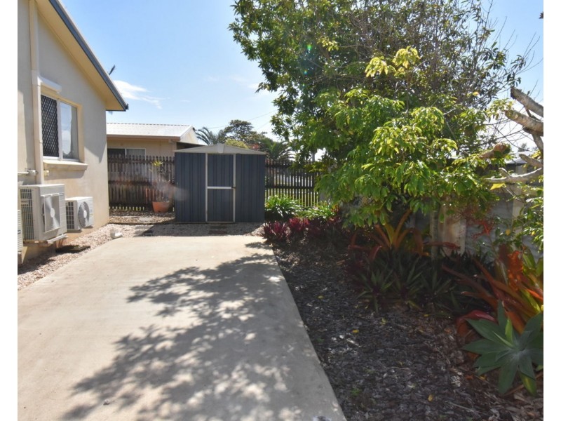 2/15 Keswick Ave, Slade Point QLD 4740