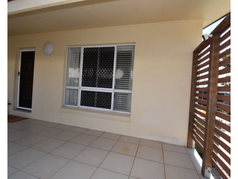2/15 Keswick Ave, Slade Point QLD 4740