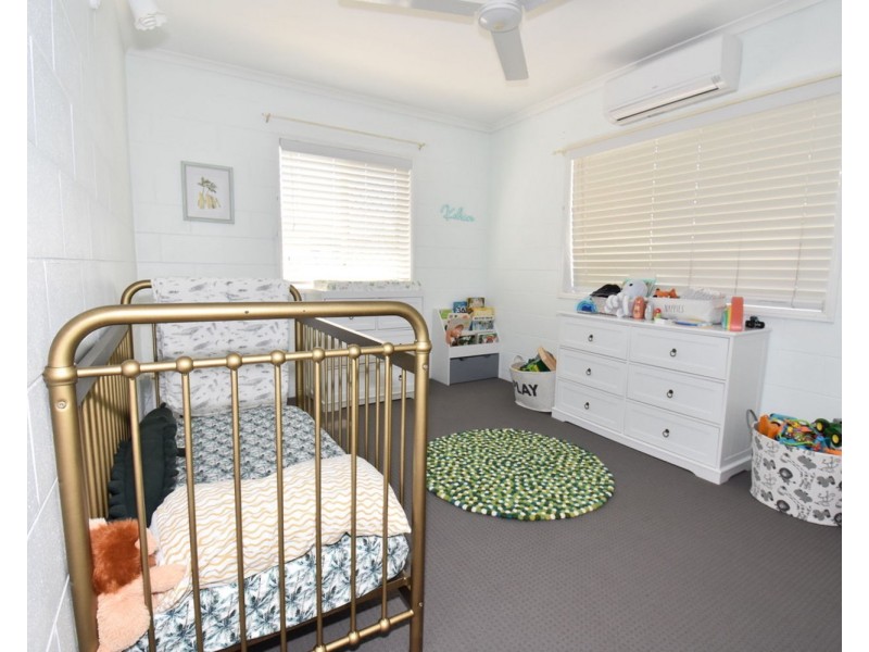 2/15 Keswick Ave, Slade Point QLD 4740
