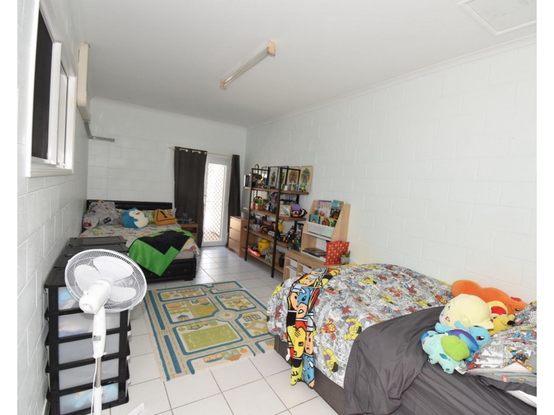 2/15 Keswick Ave, Slade Point QLD 4740