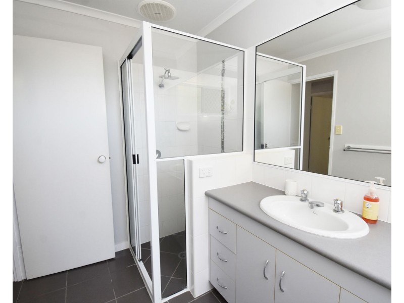 12 Rafter Crt, Rural View QLD 4740
