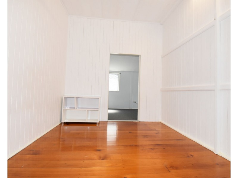 16 Pirie Street, South Mackay QLD 4740