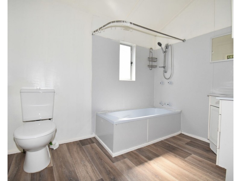 16 Pirie Street, South Mackay QLD 4740