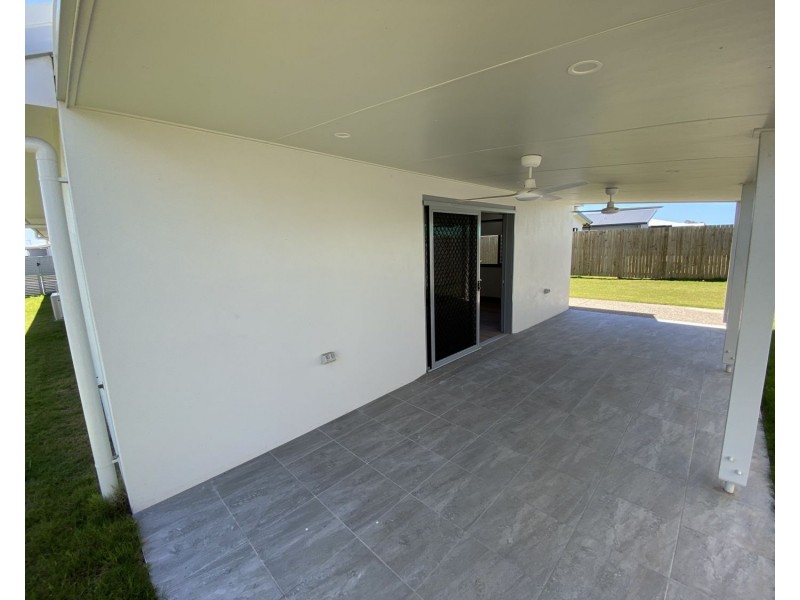 8 Billabong Crescent, Bakers Creek QLD 4740