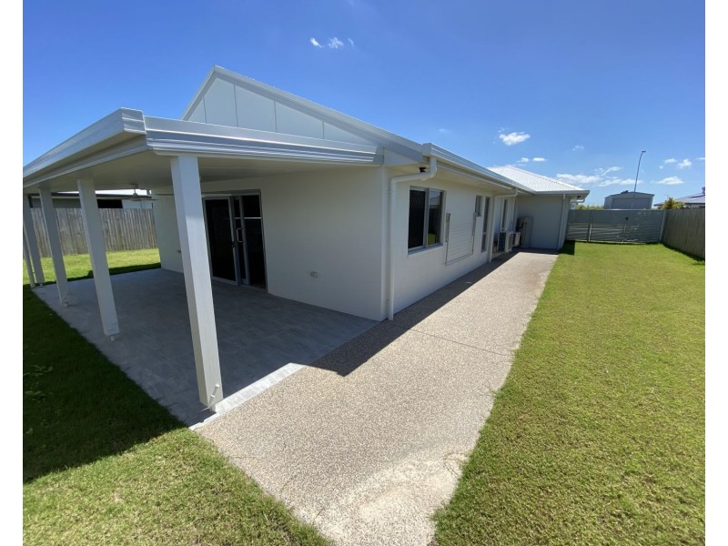 8 Billabong Crescent, Bakers Creek QLD 4740