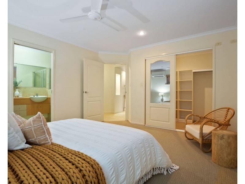 4 Navigator Crt, Shoal Point QLD 4750