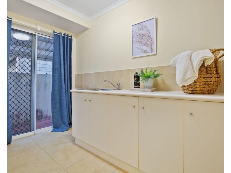 4 Navigator Crt, Shoal Point QLD 4750