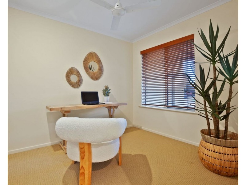 4 Navigator Crt, Shoal Point QLD 4750