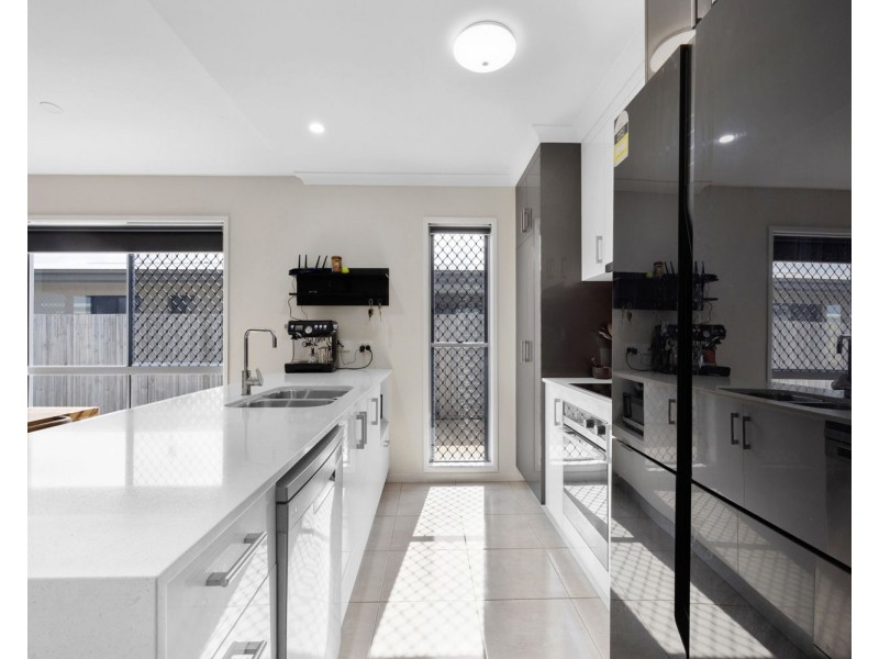 55 Primavera Boulevard, Beaconsfield QLD 4740
