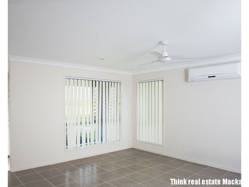 69 Newport Parade, Blacks Beach QLD 4740