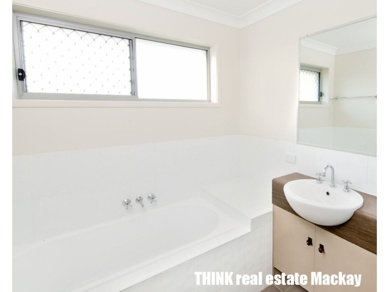 69 Newport Parade, Blacks Beach QLD 4740
