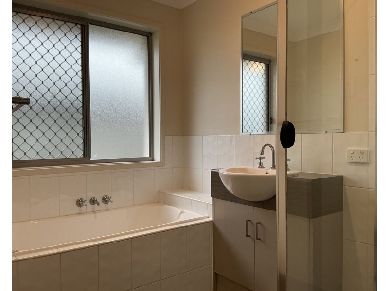 69 Newport Parade, Blacks Beach QLD 4740