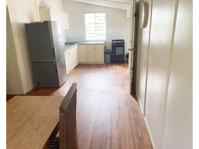 5 Matthew Street, Finch Hatton QLD 4756