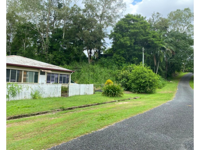 5 Matthew Street, Finch Hatton QLD 4756