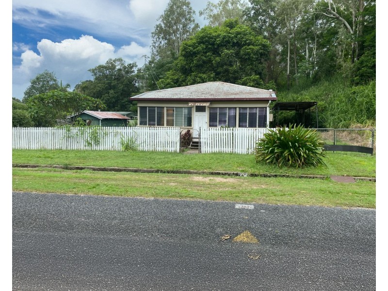 5 Matthew Street, Finch Hatton QLD 4756