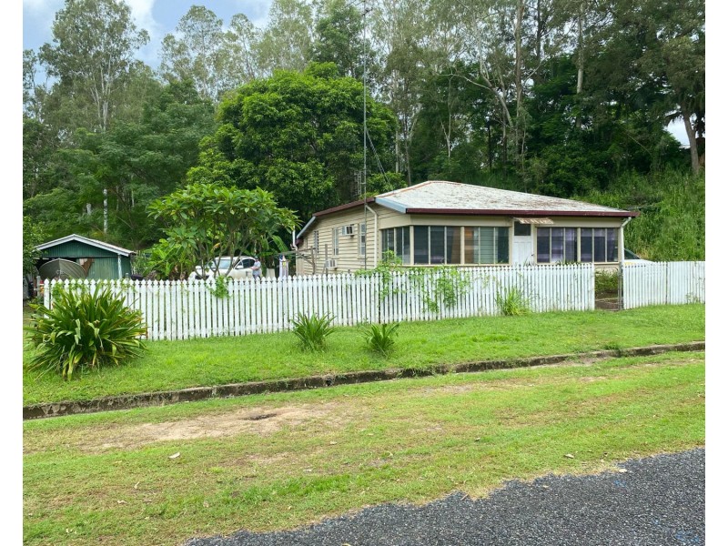 5 Matthew Street, Finch Hatton QLD 4756