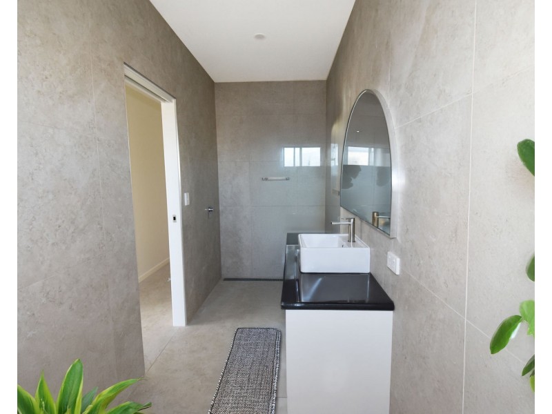 51 Douglas Crescent, Rural View QLD 4740