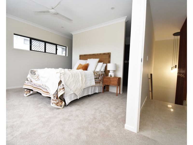 51 Douglas Crescent, Rural View QLD 4740