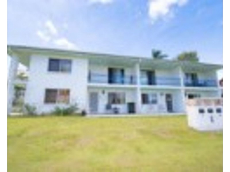 2/76 Pacific Esplanade, Slade Point QLD 4740