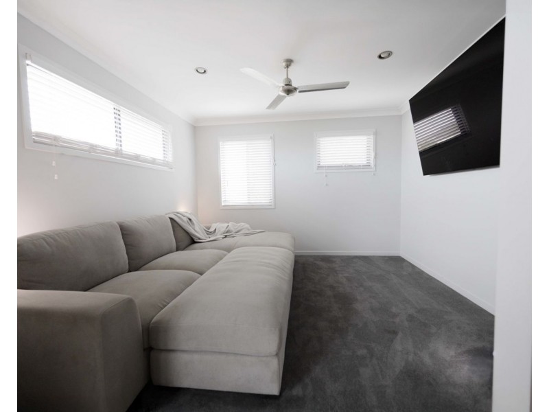 49 Douglas Crescent, Rural View QLD 4740