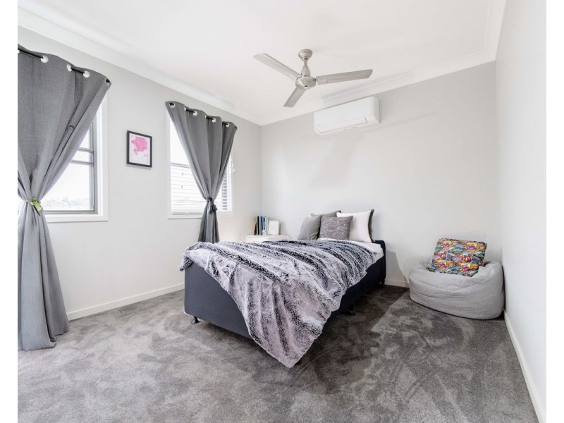 49 Douglas Crescent, Rural View QLD 4740