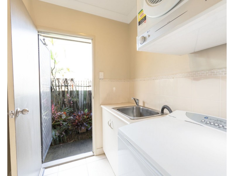 9 Hossack Court, Glenella QLD 4740
