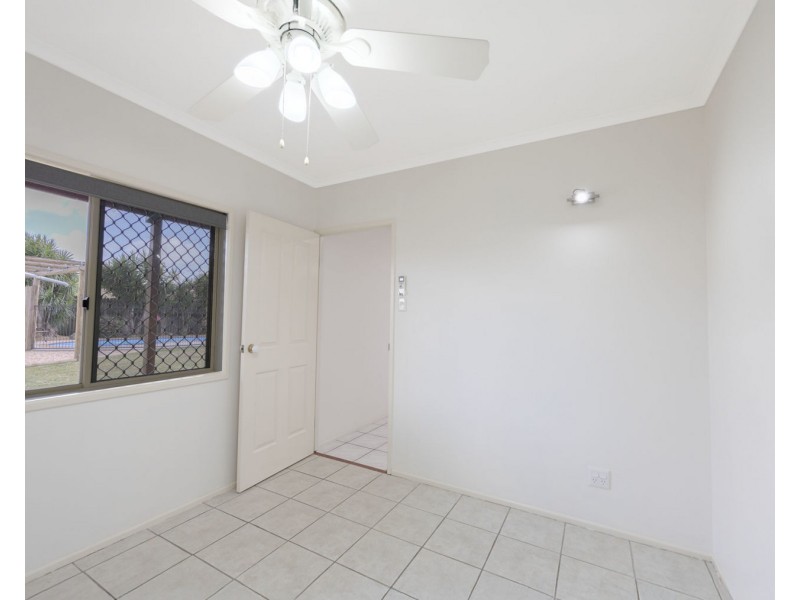 16 LOCHMABEN COURT, Beaconsfield QLD 4740