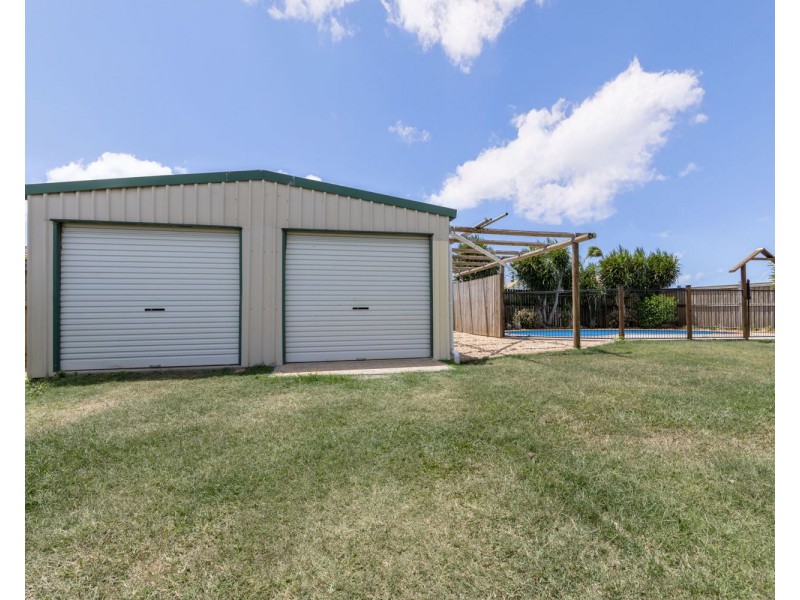 16 LOCHMABEN COURT, Beaconsfield QLD 4740