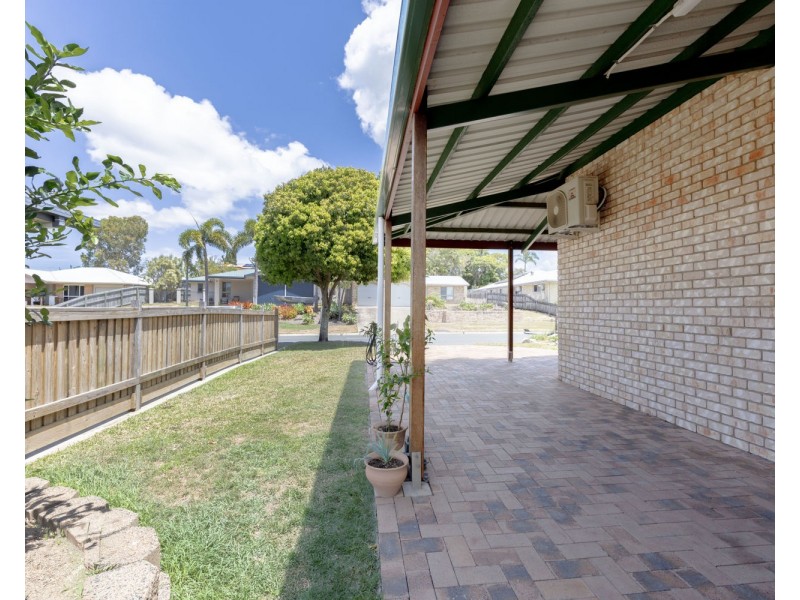 16 LOCHMABEN COURT, Beaconsfield QLD 4740
