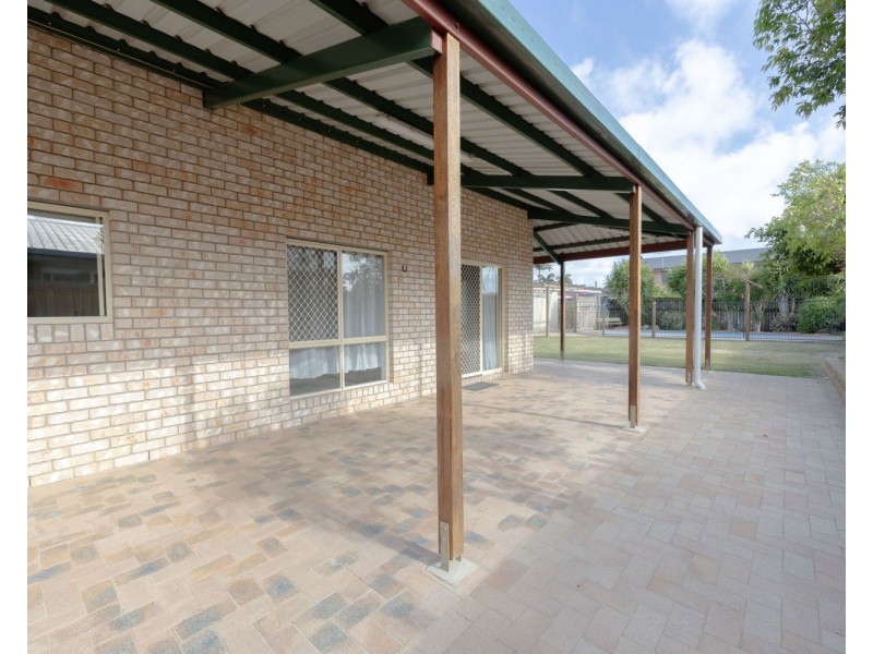 16 LOCHMABEN COURT, Beaconsfield QLD 4740