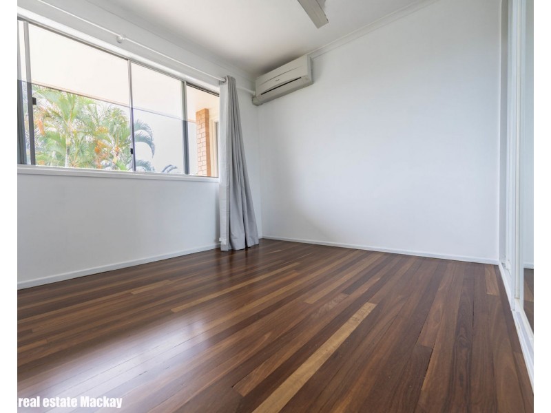 8 Hastings Street, Ooralea QLD 4740