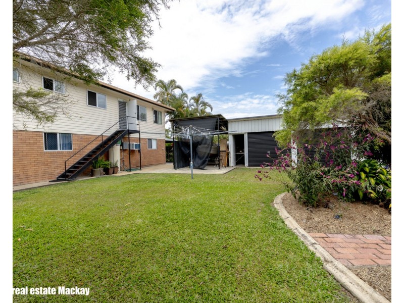 8 Hastings Street, Ooralea QLD 4740