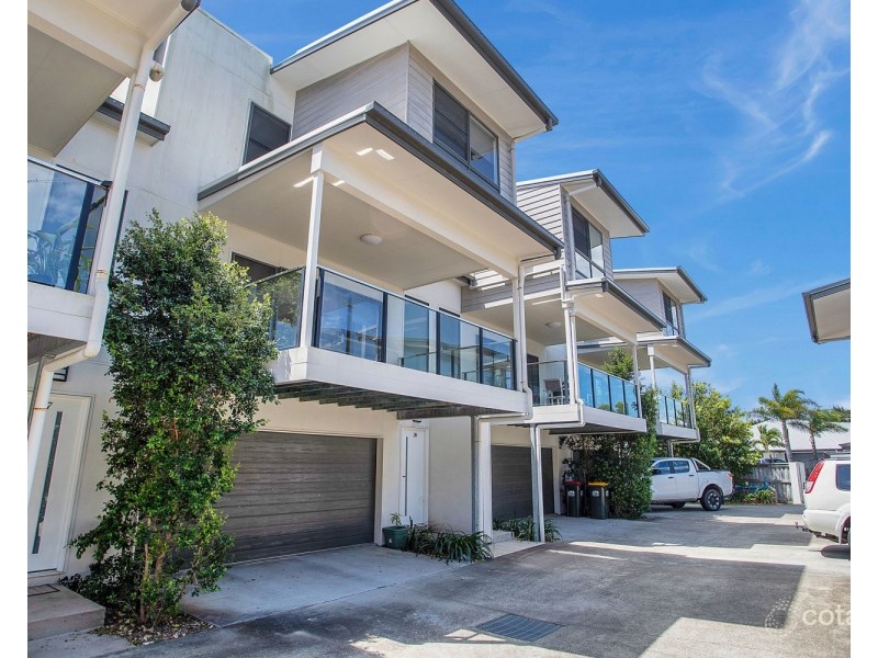 1/3 Coolum Crt, Blacks Beach QLD 4740