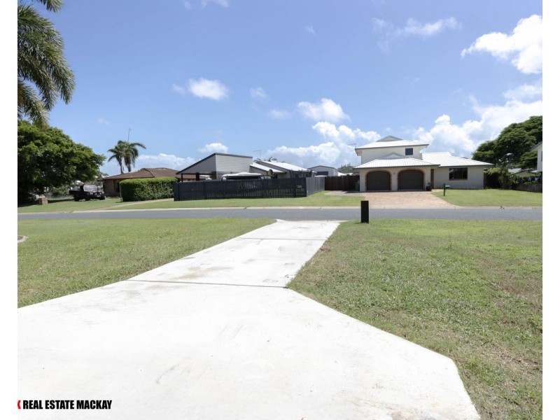 17 Beth Street, Blacks Beach QLD 4740