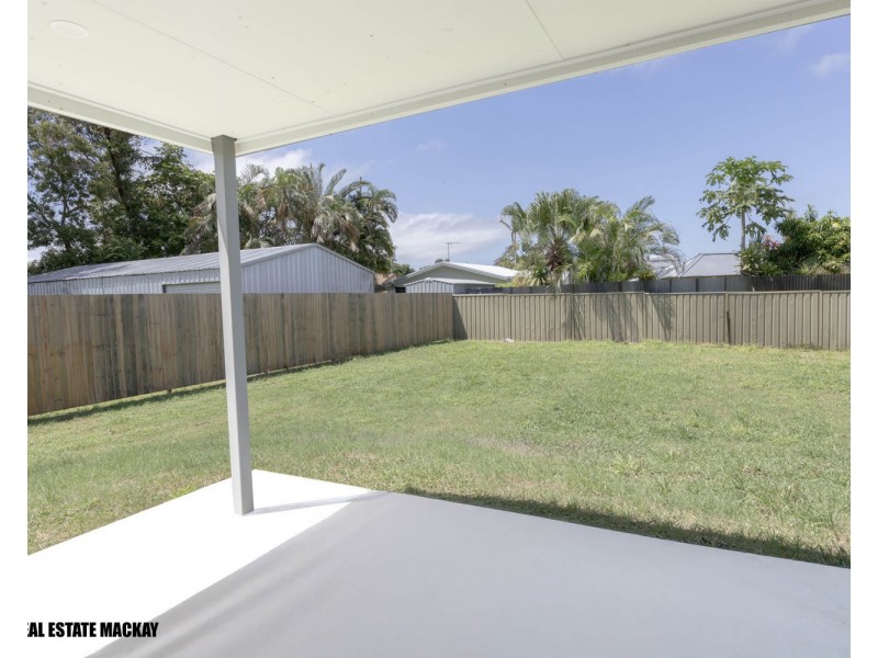 17 Beth Street, Blacks Beach QLD 4740
