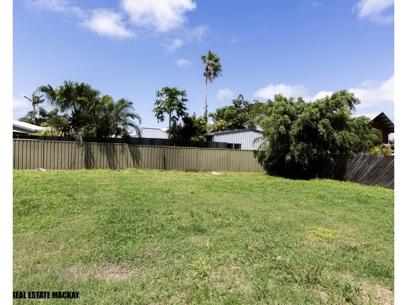 17 Beth Street, Blacks Beach QLD 4740