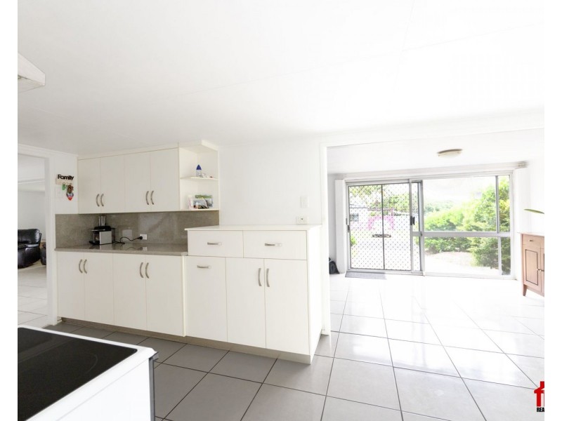 25 Casuarina Street, Slade Point QLD 4740